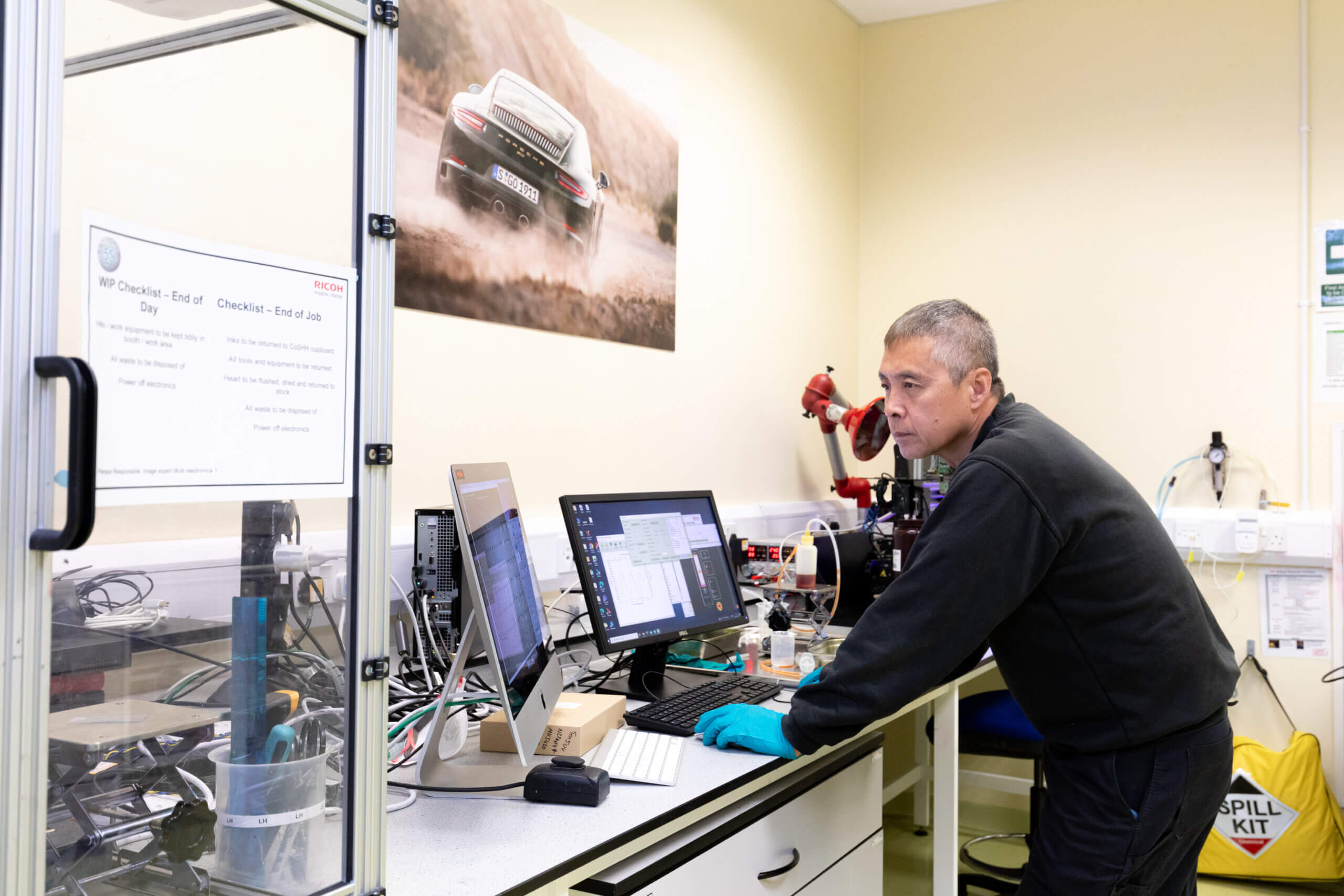 Tintenstrahltechnologie in Aktion, im globalen Tintenstrahltechnologiezentrum von Ricoh.